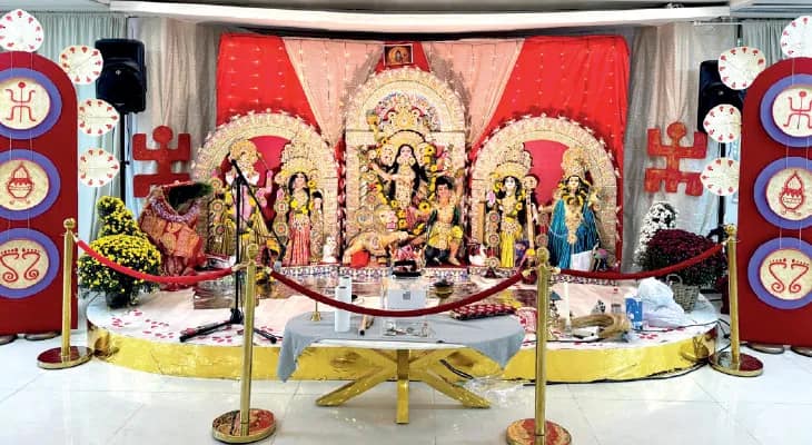 শীতের হিমেল বাতাসেও পুজোর উত্তেজনার উত্তাপ ডেনমার্কজুড়ে, আমস্টেলভিনের আকর্ষণ পাঁচচালা দুর্গা