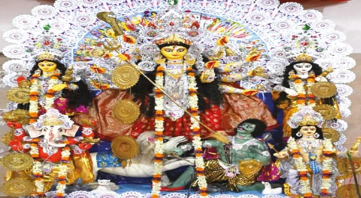বৃষ্টি-নদী-হ্রদ-ঝরনার জল মিশিয়ে স্নান  দেবী দুর্গার, ১২৪ বছরের নিয়মেই পুজো