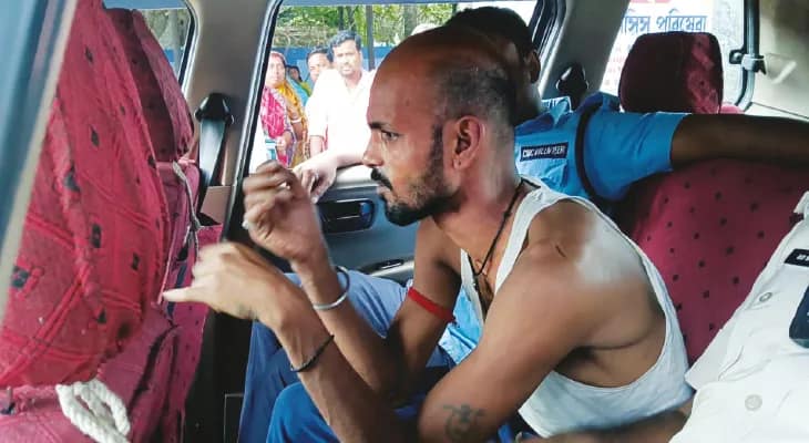 বচসার পর সহকর্মীর পেটে কাঁচি যুবকের রায়গঞ্জ মেডিকেলে রক্তারক্তি, তদন্ত শুরু পুলিশের