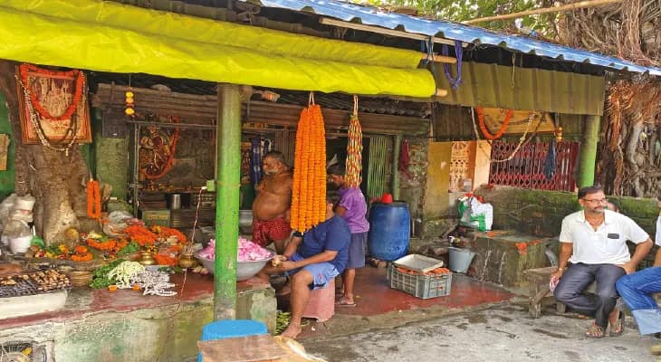 দোকানে ঢুকে পাঁচিল ভাঙল গাড়ি, জখম শ্মশানযাত্রী সহ ৫, ‘নো এন্ট্রি’ অমান্য!, নিমতলা ঘাটের সামনে জয়রাইড