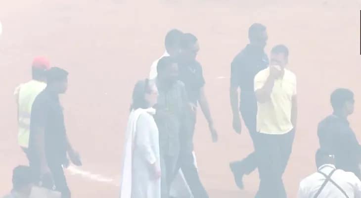 কেরলের ওয়েনাড়ে পৌঁছলেন কংগ্রেস নেত্রী সোনিয়া ও লোকসভার বিরোধী দলনেতা রাহুল গান্ধী
