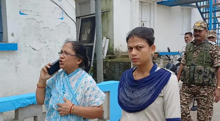 ব্যাংক জালিয়াতির অভিযোগে সিবিআইয়ের হাতে গ্রেফতার পাপিয়া দাস নামের এক মহিলা, তিনি বনগাঁর পাইকপাড়ার বাসিন্দা