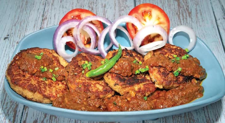 মহাপুজো মহাভোজ: নবমীতে ভরপেট মাংস ভোজ