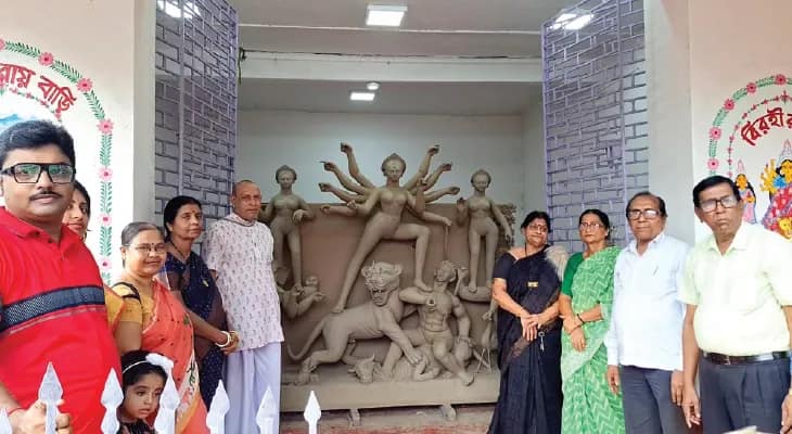 বিরহীর রায় বাড়িতে গুলি  ছুড়ে সূচনা হয় সন্ধিপুজোর