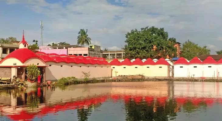 বড় কাছারি মন্দির চত্বরে নতুন  দোকান, বসেছে ফোয়ারা-আলো