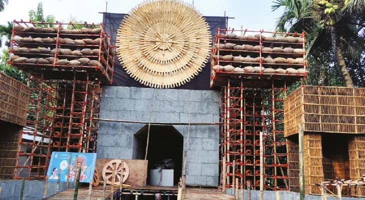 বাংলার মানুষের সহজসরল জীবনযাত্রা দেখা যাবে সাহেবগঞ্জ রোড নাট্য সংস্থার দুর্গাপুজো মণ্ডপে