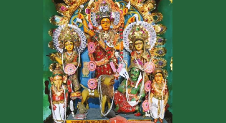হেতমপুরে মুন্সিবাড়ি: বিজয়ার পর অষ্টমঙ্গলায় হয় কুমারী পুজো