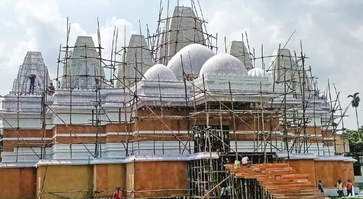 লন্ডনের স্বামীনারায়ণ মন্দির থেকে রাজমহল, থিমের বাহার হুগলিতে