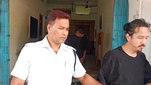 মাটিগাড়ায় পুলিশের উপর হামলা মদ্যপদের, ধৃত চার