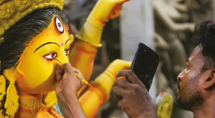 মিশরীয় সৌন্দর্য থেকে অকাল বোধন, থিম উন্মাদনায় ফুটছে তমলুক