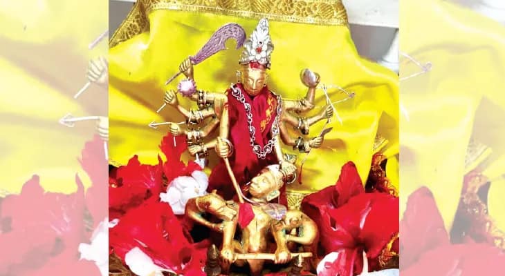 বড়দেবীর আদলে অষ্টধাতুর মূর্তিতে পুজো বুড়িরপাটের চক্রবর্তী বাড়িতে