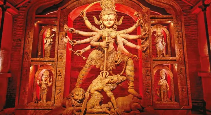 নেই ভেদাভেদ, সম্প্রীতির দুর্গাপুজো কামাখ্যাগুড়ির তেলিপাড়া চৌপথিতে