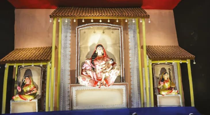 অক্ষয় সমিতির থিম ‘টাকা মাটি মাটি টাকা’