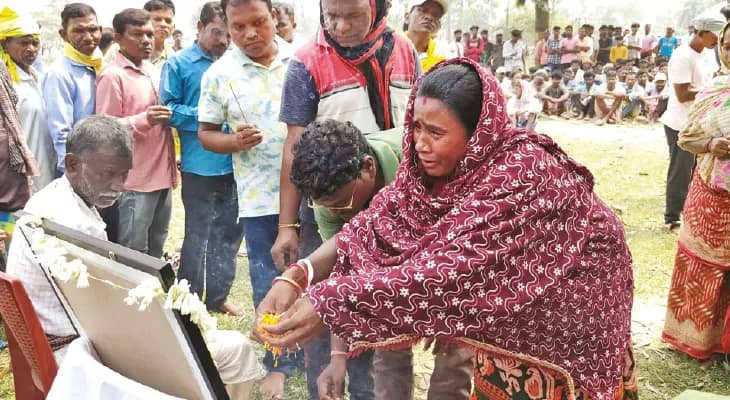 ছাত্রী খুনের কিনারায় পুলিশকে ১৫ দিনের জন্য আলটিমেটাম, দাবি পূরণ না হলে রাজ্য অচল করার হুঁশিয়ারি