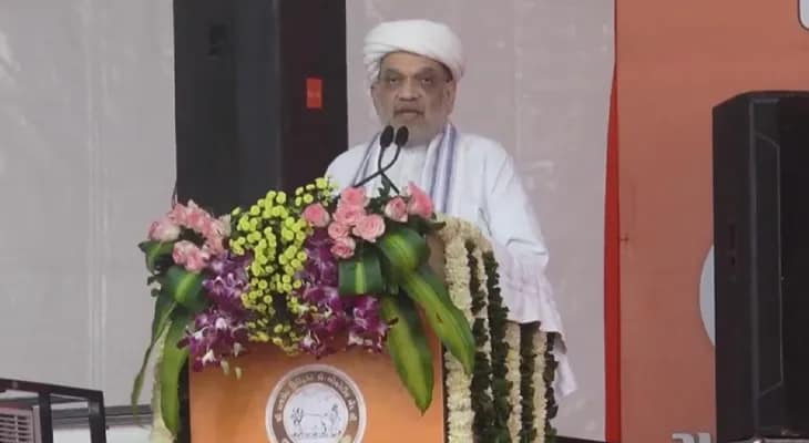 গুজরাতের রাজকোটে সভায় বক্তব্য রাখছেন কেন্দ্রীয় স্বরাষ্ট্রমন্ত্রী অমিত শাহ
