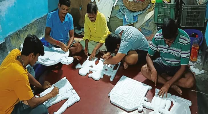 চমক দিতে তৈরি মথুরাপুর, রায়দিঘির পুজোর আয়োজকরাও মণ্ডপের মডেলে ফুটে উঠবে সলিল চৌধুরীর গান