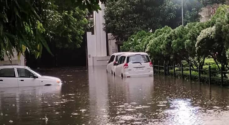 কলকাতা বিশ্ববিদ্যালয়ের ক্যাম্পাস জলমগ্ন