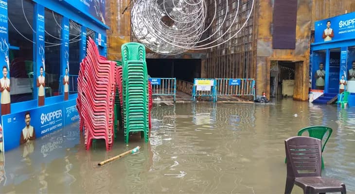 দমদম পার্ক ভারতচক্রের মণ্ডপ জলমগ্ন