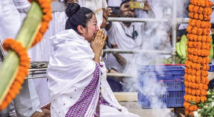 চোখের জলে চিরবিদায় জুবিনকে, জনস্রোতে বিশ্ব রেকর্ড