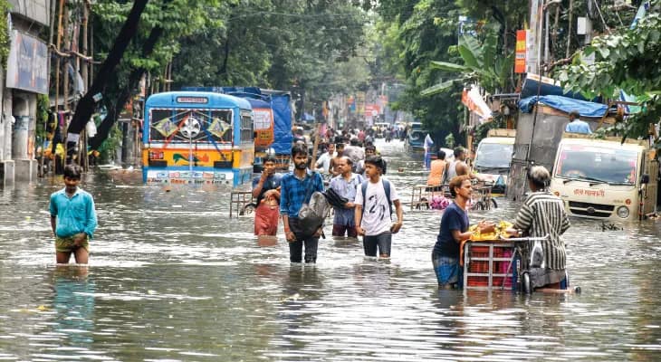 বানভাসি কলকাতা, ৬ ঘণ্টার বৃষ্টিতে বিপর্যয়, মৃত ৯, পুজোর মুখে শঙ্কায় বাংলা