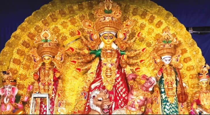 কৃষ্ণের মধুবন থেকে রাজবাড়ির দালান, থিমের মোহজালে আচ্ছন্ন চণ্ডীতলা-শ্রীরামপুর