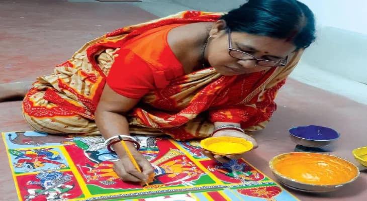 মল্লরাজার নির্দেশে খচ্চরবাহিনীর পটচিত্র এঁকেই মৃত্যু, ৪০০ বছর পর মৃত্যুভয় জয় করে তুলি ধরেন পটুয়া পরিবারের বধূ