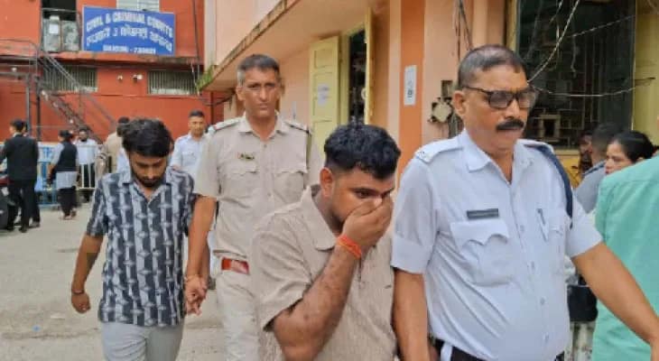 শিলিগুড়িতে ৬ কোটি টাকার সোনার বিস্কুট উদ্ধার, ধৃত চার