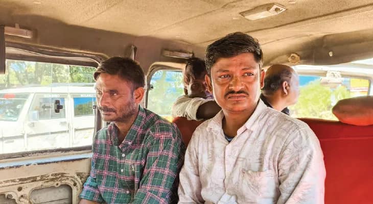 গ্রাহক সেজে ব্যাংকে ডাকাতির ছক বানচাল গ্রেফতার বিহারের দুই দুষ্কৃতী, উদ্ধার জাল আধার