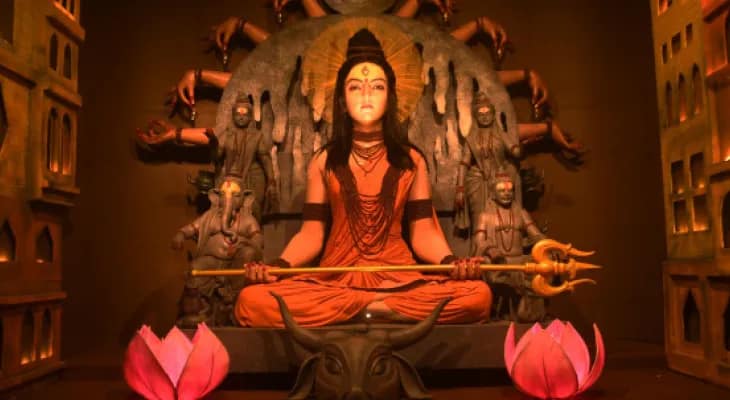 ইন্ডিয়া গেটে আলোর খেলা, অন্নপূর্ণার সংসার, সংকল্প থেকে মুখোশ! দক্ষিণেশ্বর ও আড়িয়াদহে থিমের বাহার
