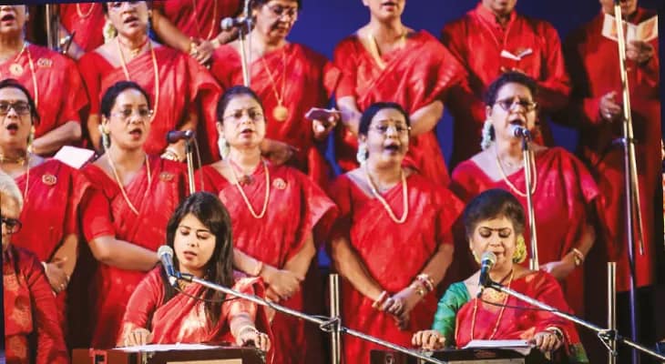 দুর্গে দুর্গতিনাশিনী