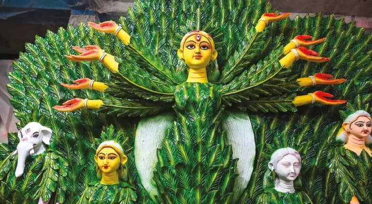 দুই বর্ধমানে উৎসবের মেজাজ, মণ্ডপে ভিড়