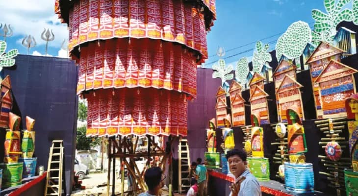 নবদ্বীপজুড়ে অভিনব ভাবনা ও সৃজনে থিম পুজোর রমরমা, আকর্ষণ দর্শকদের