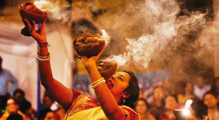 একা মানুষের উৎসবের আনন্দ