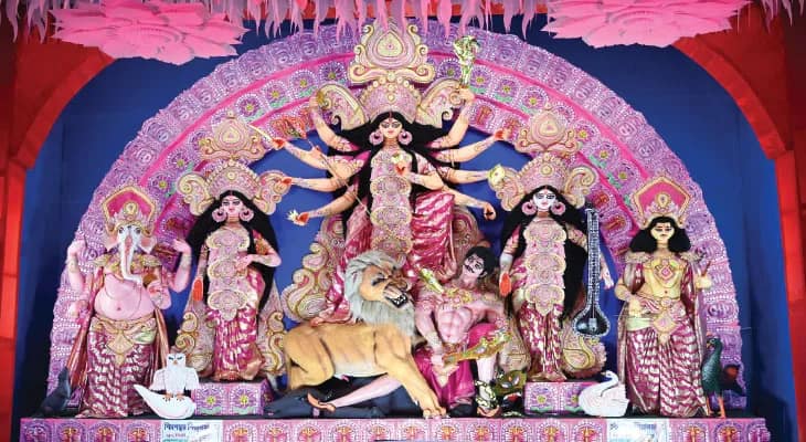 পঞ্চমীর সন্ধ্যায় ক্রান্তি চক্র ক্লাবের পুজো মণ্ডপ উদ্বোধনে মন্ত্রী সুকান্ত