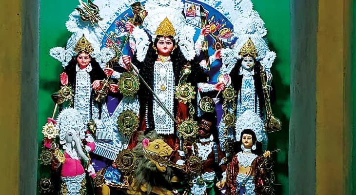 কোন্নগরের দত্তবাড়ির বন্ধ হওয়া পুজো  ফের ফিরেছে নতুন প্রজন্মের হাত ধরে