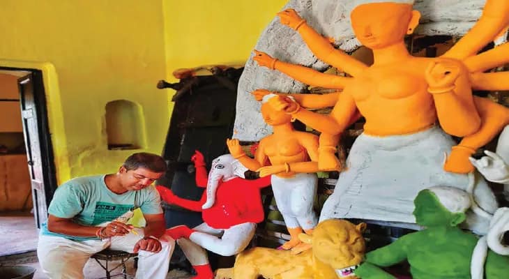 বড়ঞার পাঁচথুপী গ্রামে ১০ জমিদার বাড়ির পুজোকে ঘিরে উন্মাদনা তুঙ্গে
