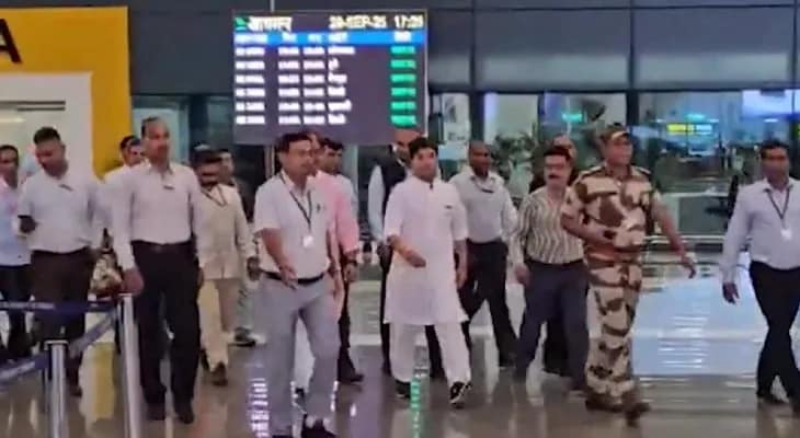 পাটনায় পৌঁছলেন কেন্দ্রীয় মন্ত্রী জ্যোতিরাদিত্য সিন্ধিয়া