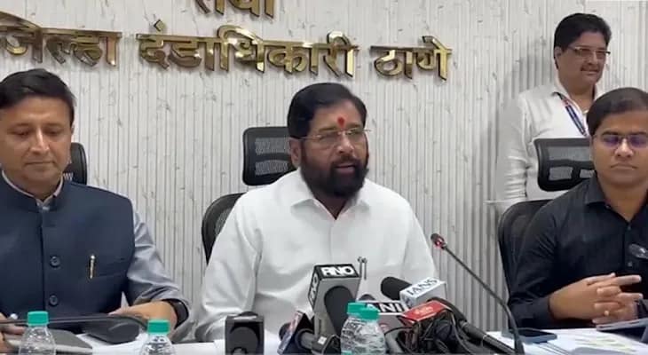 থানেতে সাংবাদিক বৈঠকে মহারাষ্ট্রের উপ-মুখ্যমন্ত্রী একনাথ সিন্ধে