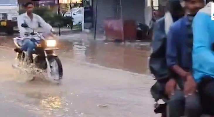 গুজরাতের একাধিক জায়গায় ব্যাপক বৃষ্টি, জলমগ্ন এলাকা