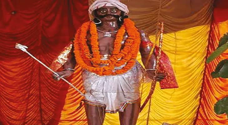 দুর্গা নয়, খেরওয়াল সাঁওতালদের আরাধ্য দেবতা মহিষাসুর উপাসনা