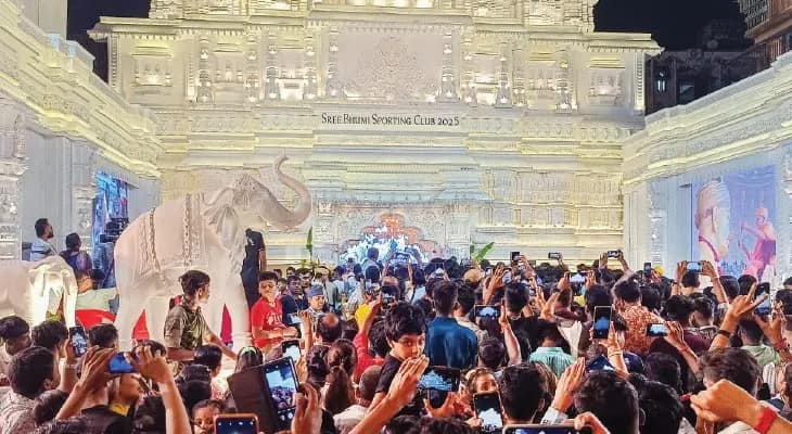 সবচেয়ে বেশি পুজো মণ্ডপ দেখে ফেলাই লক্ষ্য জনতার, শ্রীভূমি থেকে বাগুইআটি, সল্টলেক থেকে নিউটাউন