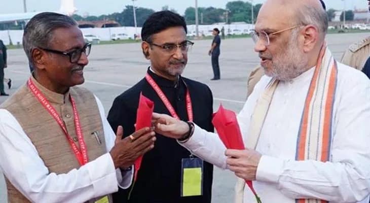চণ্ডীগড় পৌঁছলেন কেন্দ্রীয় স্বরাষ্ট্রমন্ত্রী অমিত শাহ, বিমানবন্দরে তাঁকে স্বাগত জানালেন দলীয় নেতা সত্যপাল জৈন