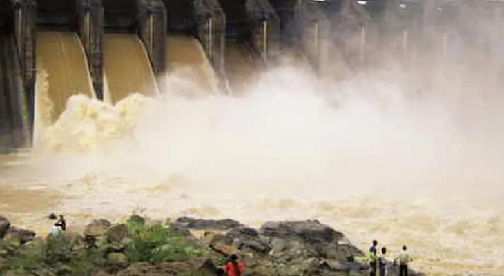বৃষ্টি না হলেও জল ছেড়েই চলেছে ডিভিসি