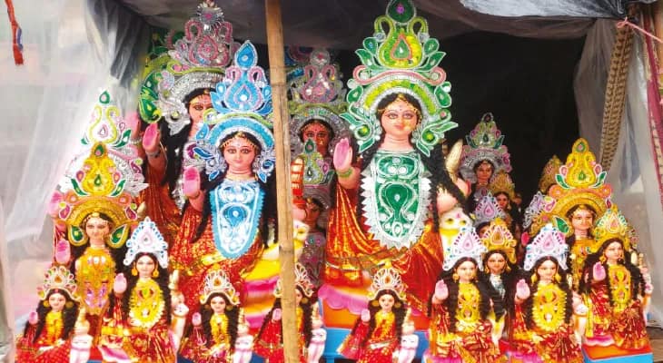 কোজাগরী লক্ষ্মীপুজোয় ছোট প্রতিমার চাহিদা বেশি কৃষ্ণনগরে