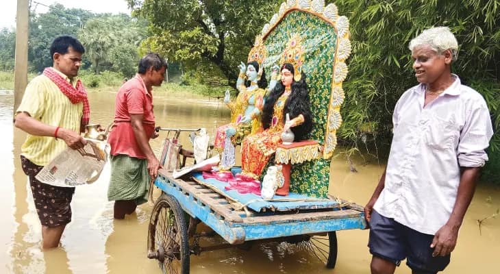 ফুঁসছে কেলেঘাই নদীবাঁধেও নামল ধস! পটাশপুর ও ভগবানপুরে বন্যার ভ্রুকুটি