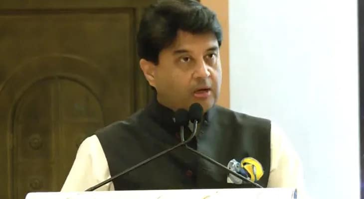 দিল্লির সভায় বক্তব্য রাখছেন কেন্দ্রীয় মন্ত্রী জ্যোতিরাদিত্য সিন্ধিয়া