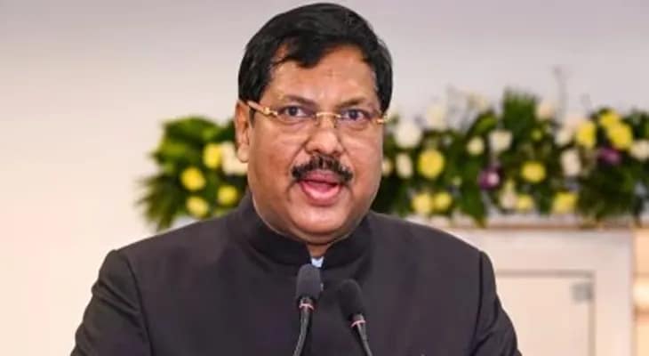 সোশ্যাল মিডিয়ায় আবার কী চলবে কে জানে! মজার ছলে মন্তব্য প্রধান বিচারপতির