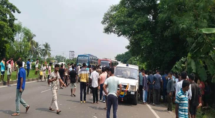 হাওড়ার বাগনানে জাতীয় সড়কের উপর ডাম্পারের ধাক্কায় মৃত দুই মহিলা