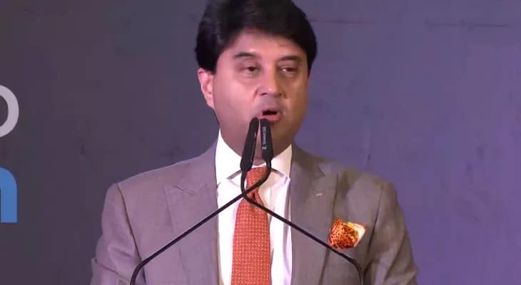 নয়াদিল্লিতে একটি অনুষ্ঠানে বক্তব্য রাখছেন কেন্দ্রীয় মন্ত্রী জ্যোতিরাদিত্য সিন্ধিয়া