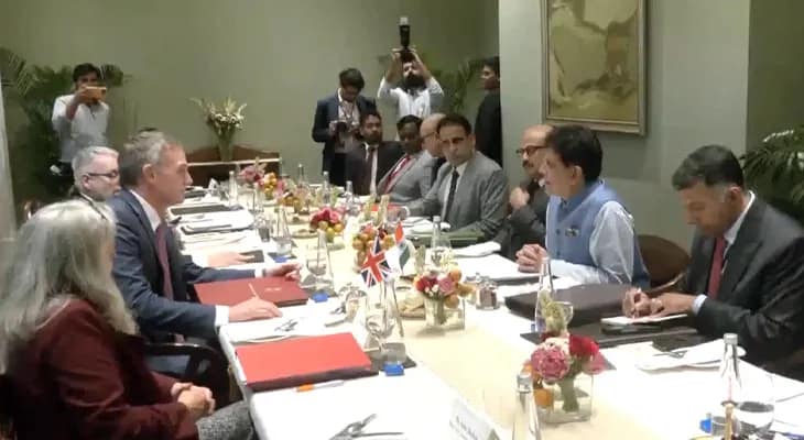 মুম্বইতে দ্বিপাক্ষিক বৈঠকে কেন্দ্রীয় মন্ত্রী পীযূষ গোয়েল